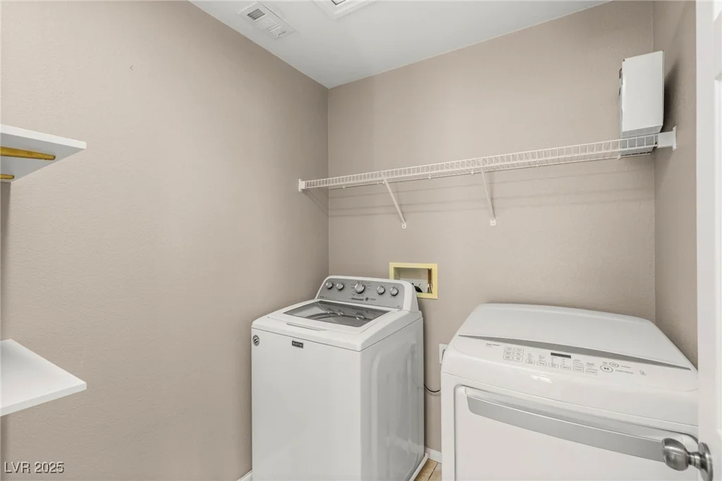 586 Wealdston, Las Vegas, NV 89178