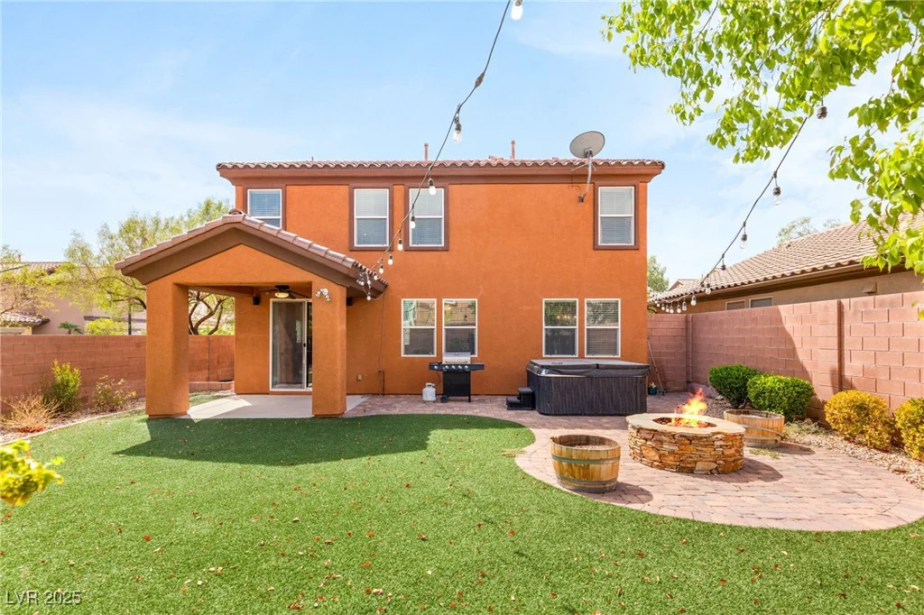 586 Wealdston, Las Vegas, NV 89178