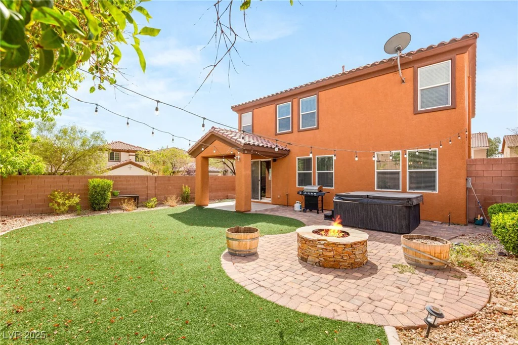 586 Wealdston, Las Vegas, NV 89178