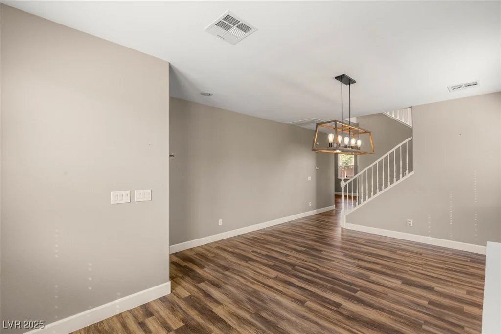 586 Wealdston, Las Vegas, NV 89178
