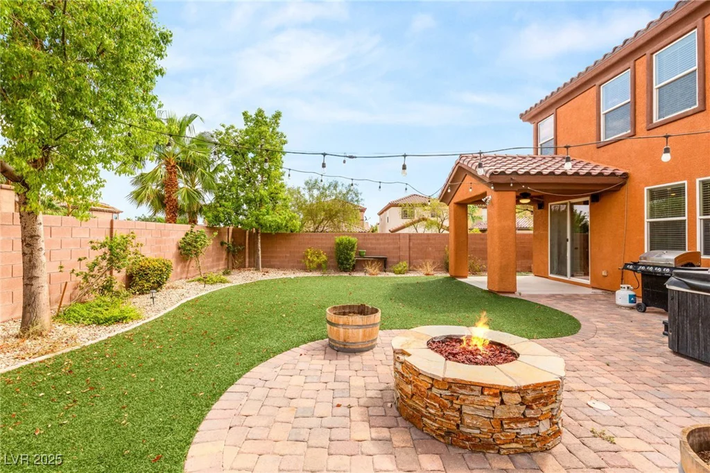 586 Wealdston, Las Vegas, NV 89178