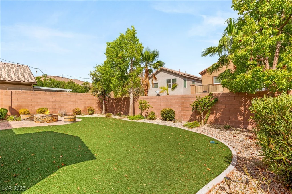 586 Wealdston, Las Vegas, NV 89178