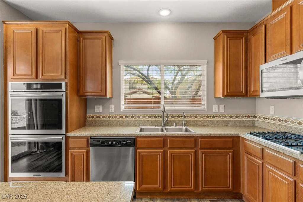 586 Wealdston, Las Vegas, NV 89178
