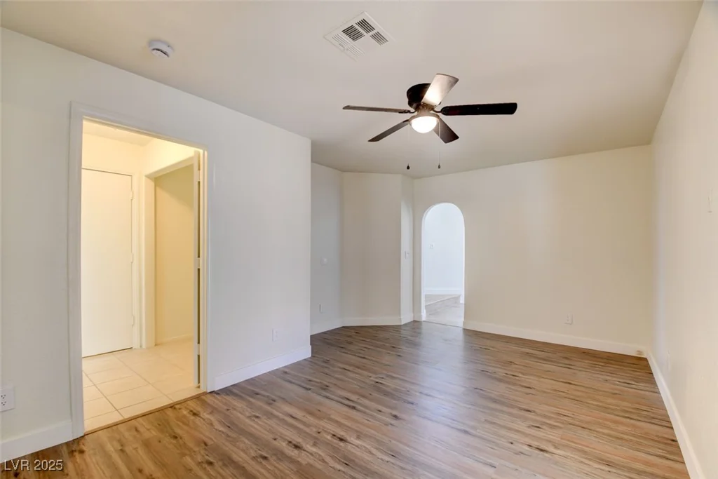 2209 Farmouth, North Las Vegas, NV 89032