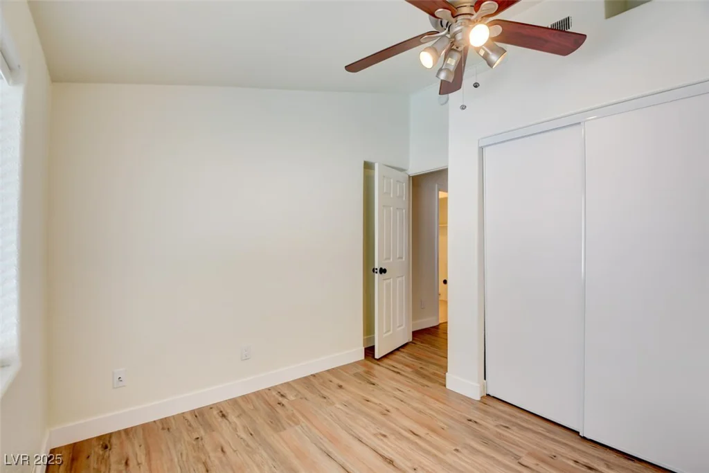 2209 Farmouth, North Las Vegas, NV 89032