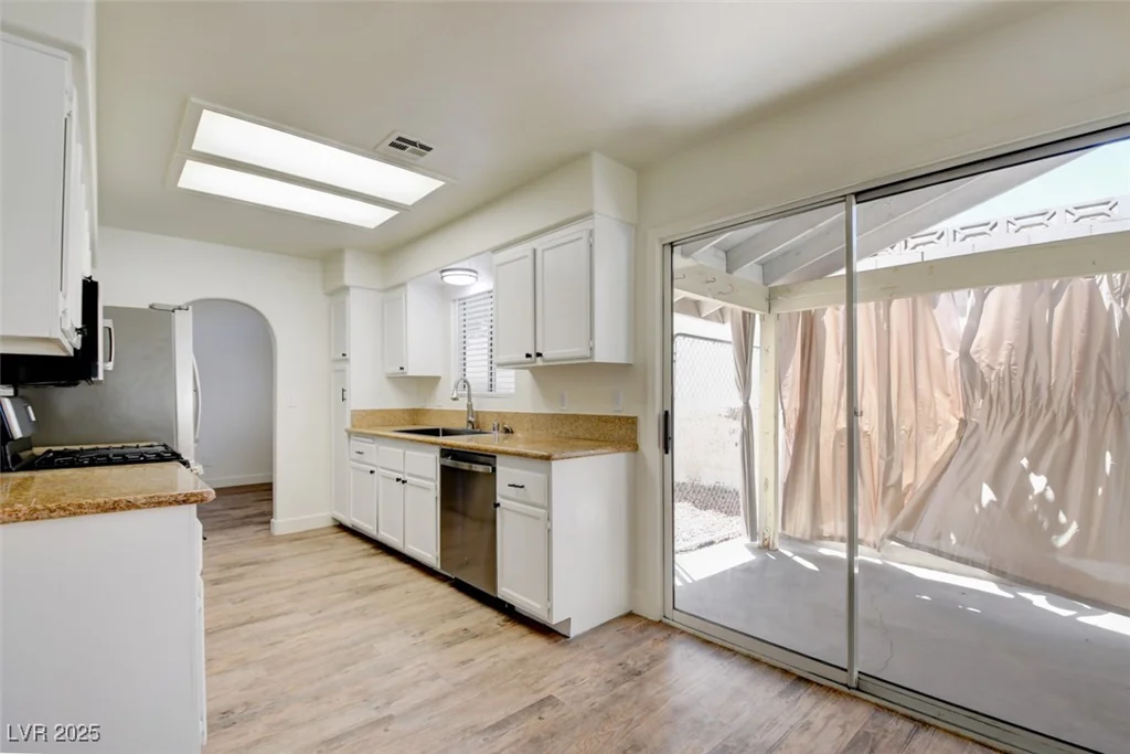 2209 Farmouth, North Las Vegas, NV 89032