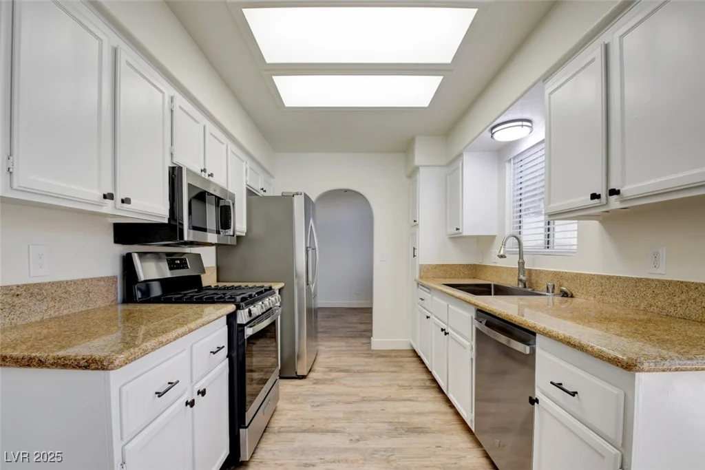 2209 Farmouth, North Las Vegas, NV 89032