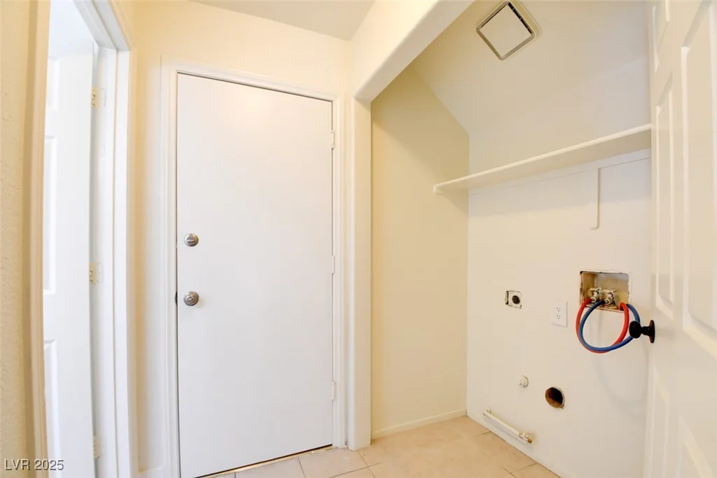 2209 Farmouth, North Las Vegas, NV 89032