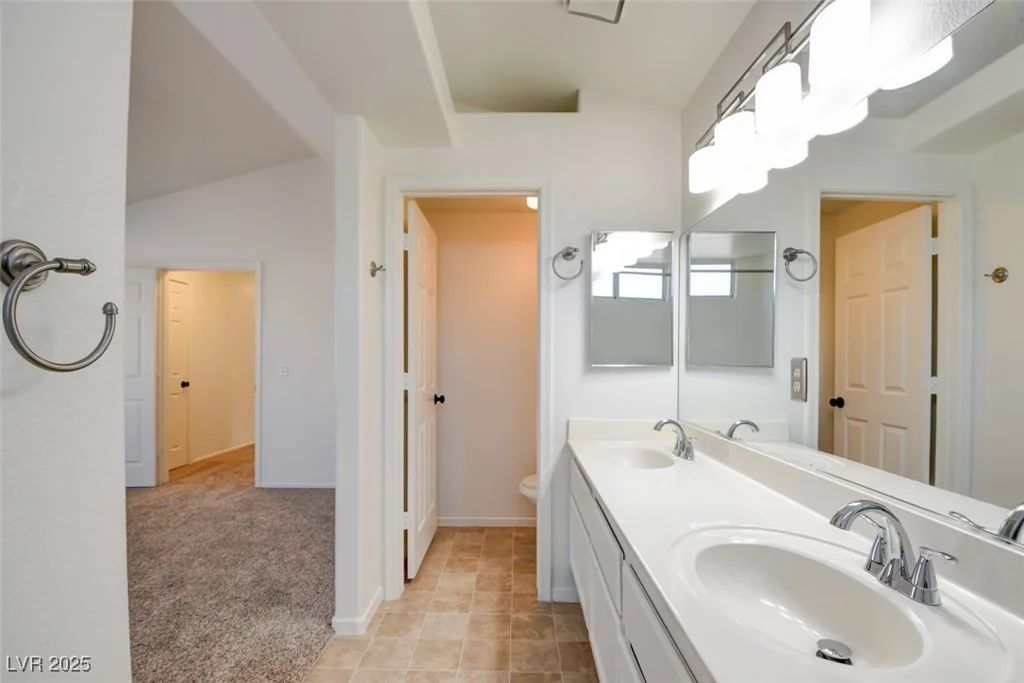 2209 Farmouth, North Las Vegas, NV 89032