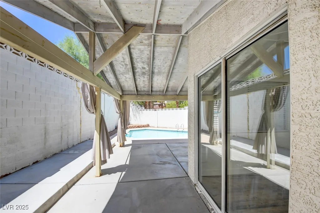 2209 Farmouth, North Las Vegas, NV 89032