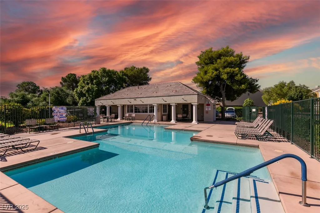 1004 Collingtree, Las Vegas, NV 89145