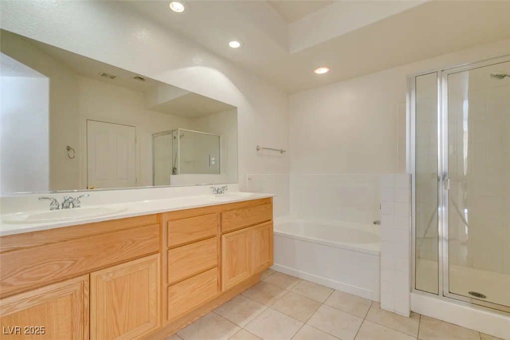 1004 Collingtree, Las Vegas, NV 89145