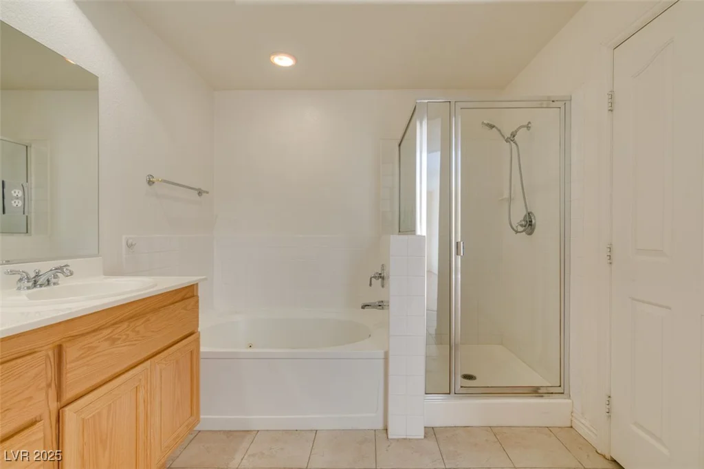 1004 Collingtree, Las Vegas, NV 89145