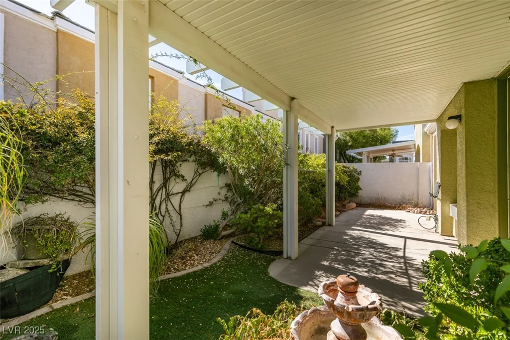 1004 Collingtree, Las Vegas, NV 89145