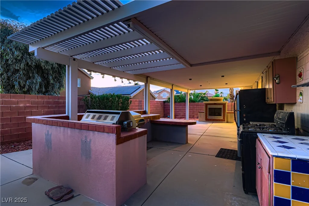 6665 Solitary, Las Vegas, NV 89110