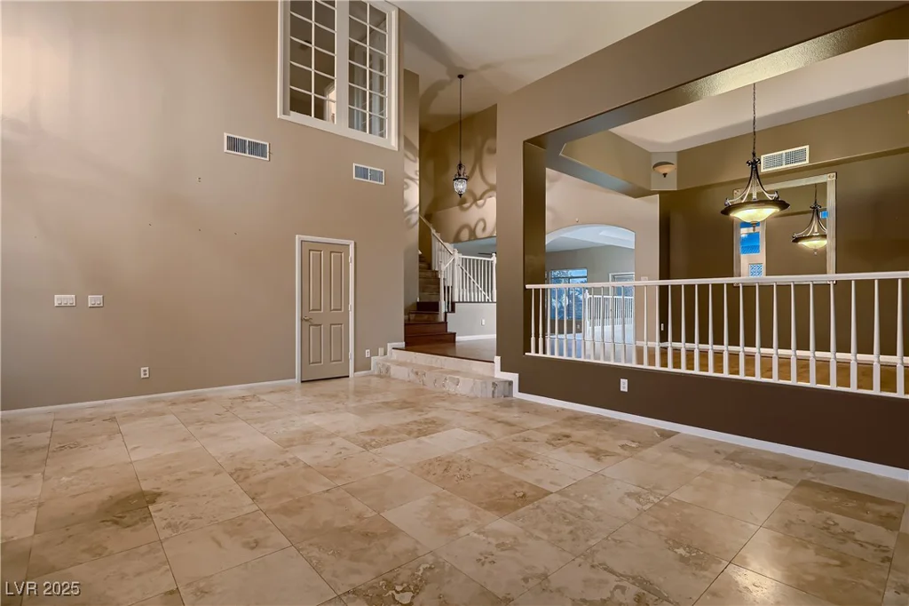 6665 Solitary, Las Vegas, NV 89110
