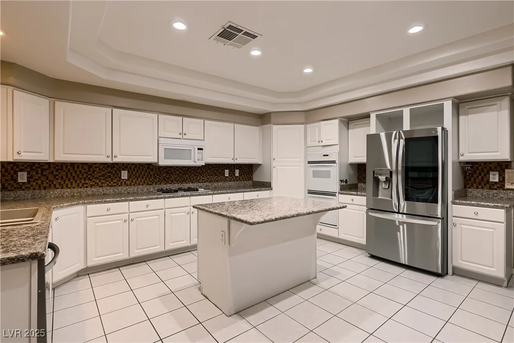 6665 Solitary, Las Vegas, NV 89110