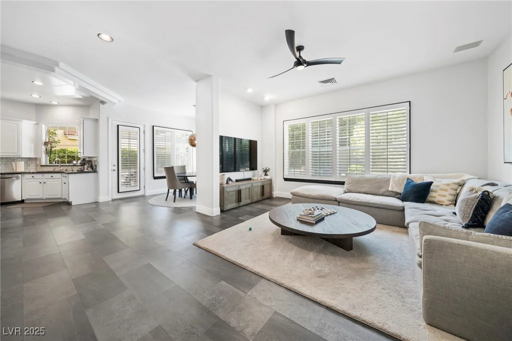 9721 Camden Hills, Las Vegas, NV 89145