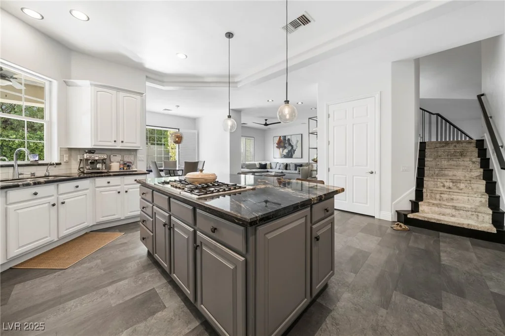 9721 Camden Hills, Las Vegas, NV 89145