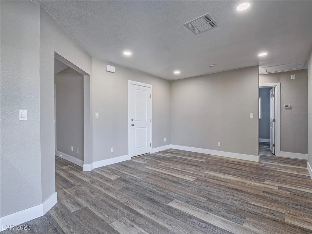2479 Walnut, Las Vegas, NV 89115