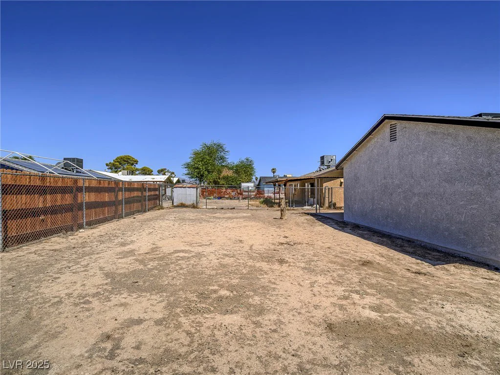2479 Walnut, Las Vegas, NV 89115