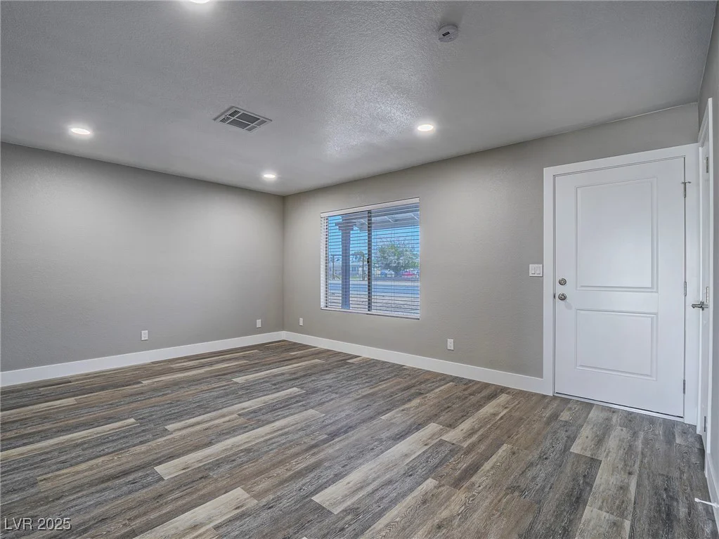 2479 Walnut, Las Vegas, NV 89115