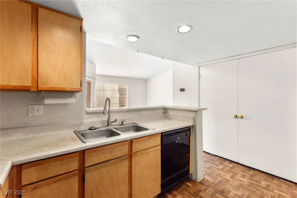 1830 Pecos, Las Vegas, NV 89115