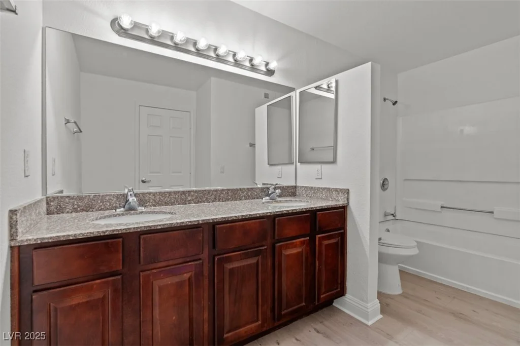 2801 Rainbow, Las Vegas, NV 89108