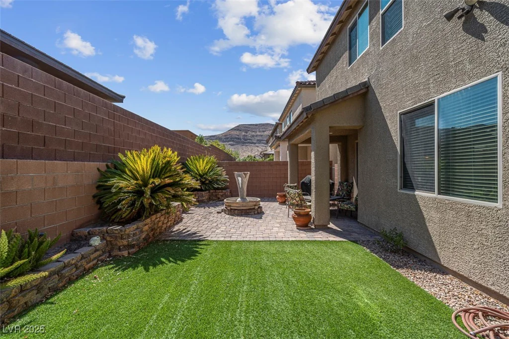 9899 Vista Meadows, Las Vegas, NV 89148