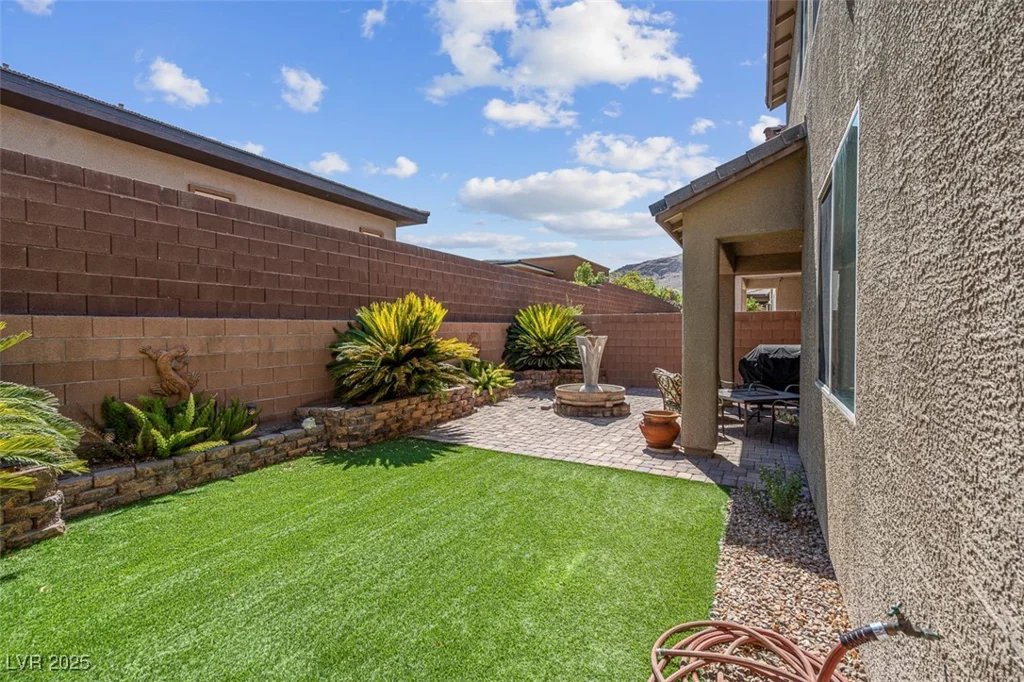 9899 Vista Meadows, Las Vegas, NV 89148