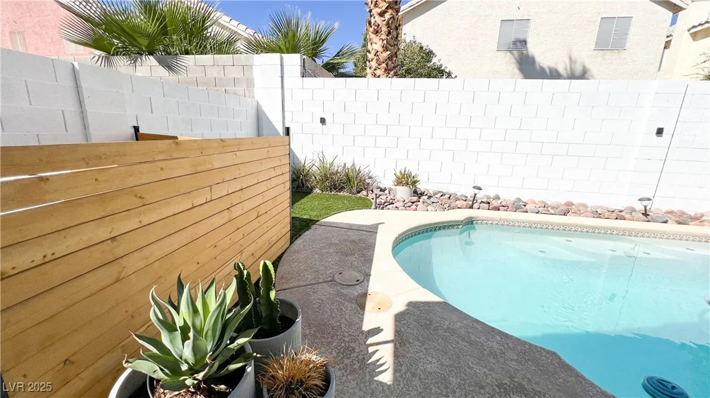 5929 Royal Castle, Las Vegas, NV 89130