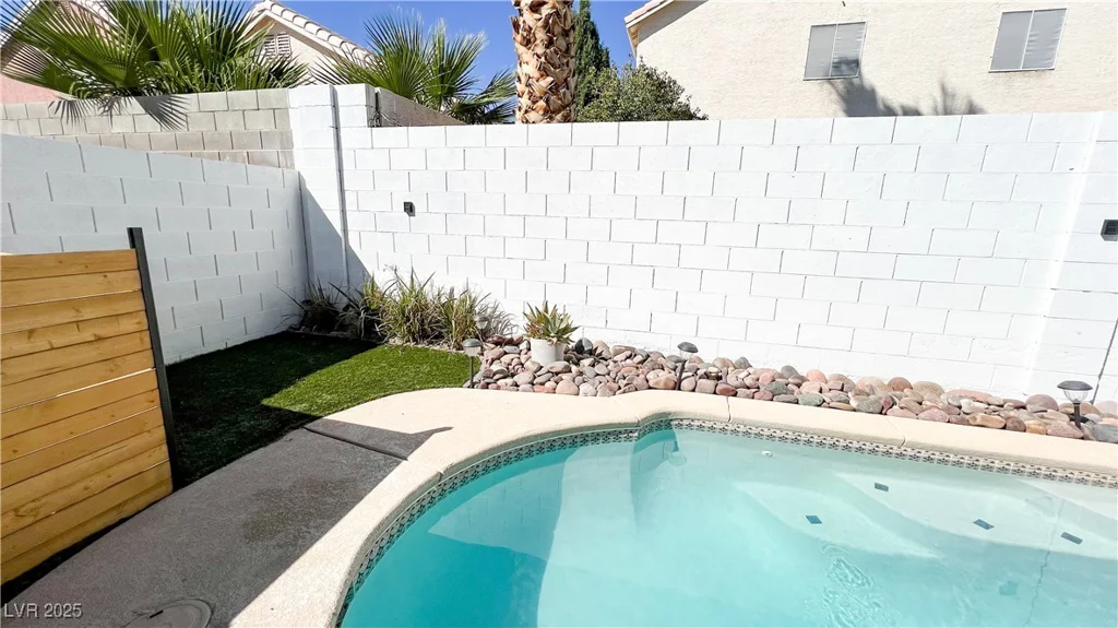 5929 Royal Castle, Las Vegas, NV 89130