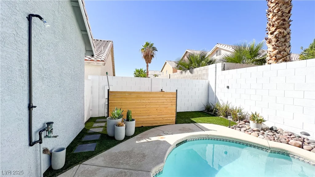 5929 Royal Castle, Las Vegas, NV 89130