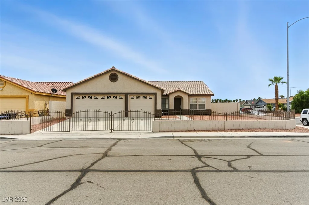 2519 United, North Las Vegas, NV 89032