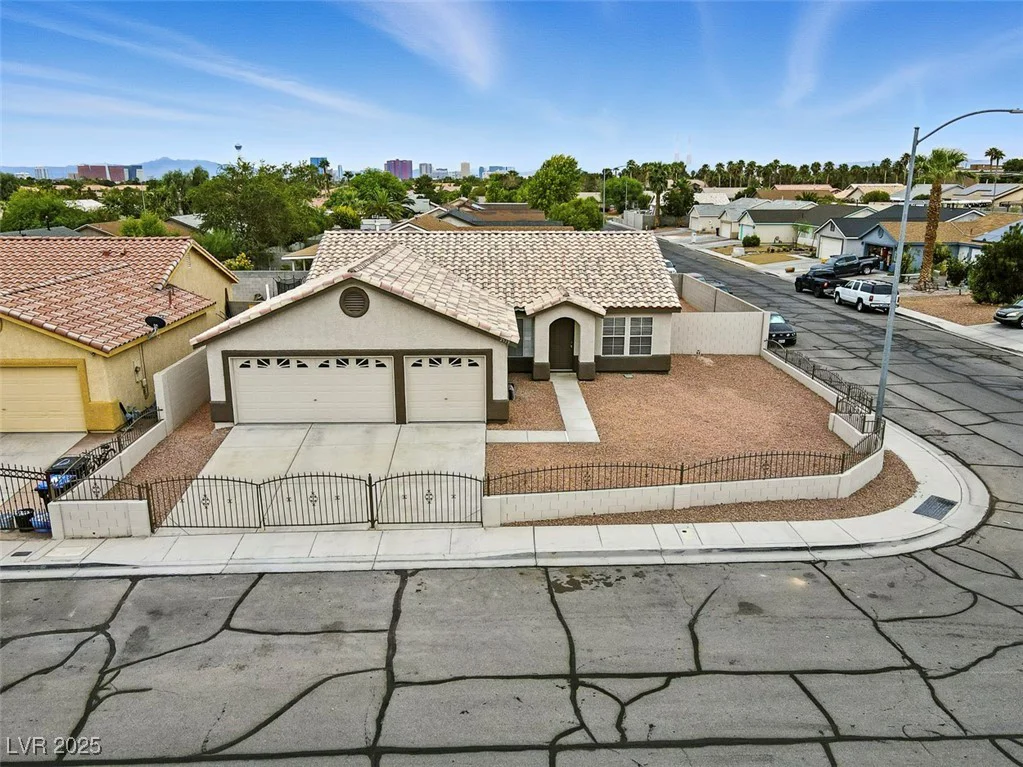 2519 United, North Las Vegas, NV 89032