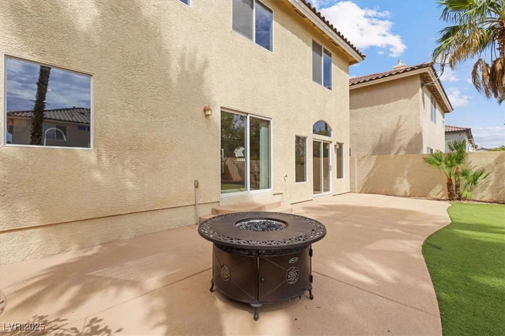 10898 Carberry Hill, Las Vegas, NV 89141