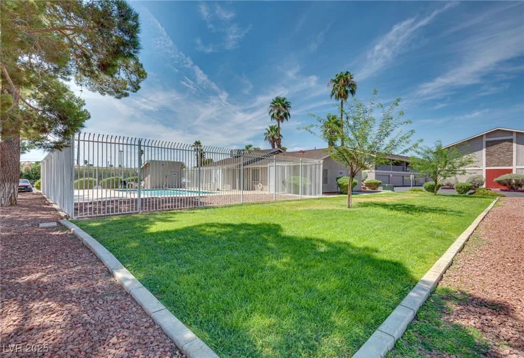 100 Crestline, Las Vegas, NV 89107