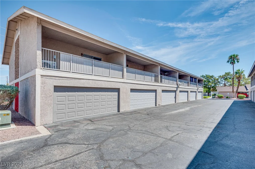100 Crestline, Las Vegas, NV 89107