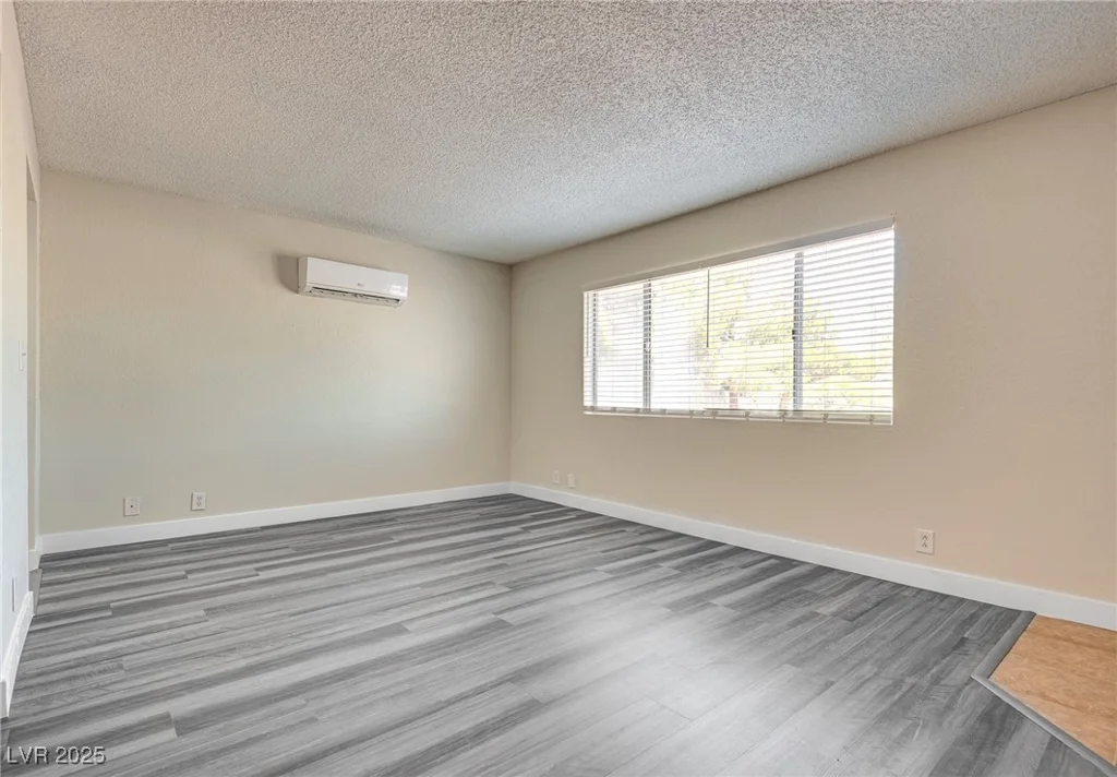 100 Crestline, Las Vegas, NV 89107