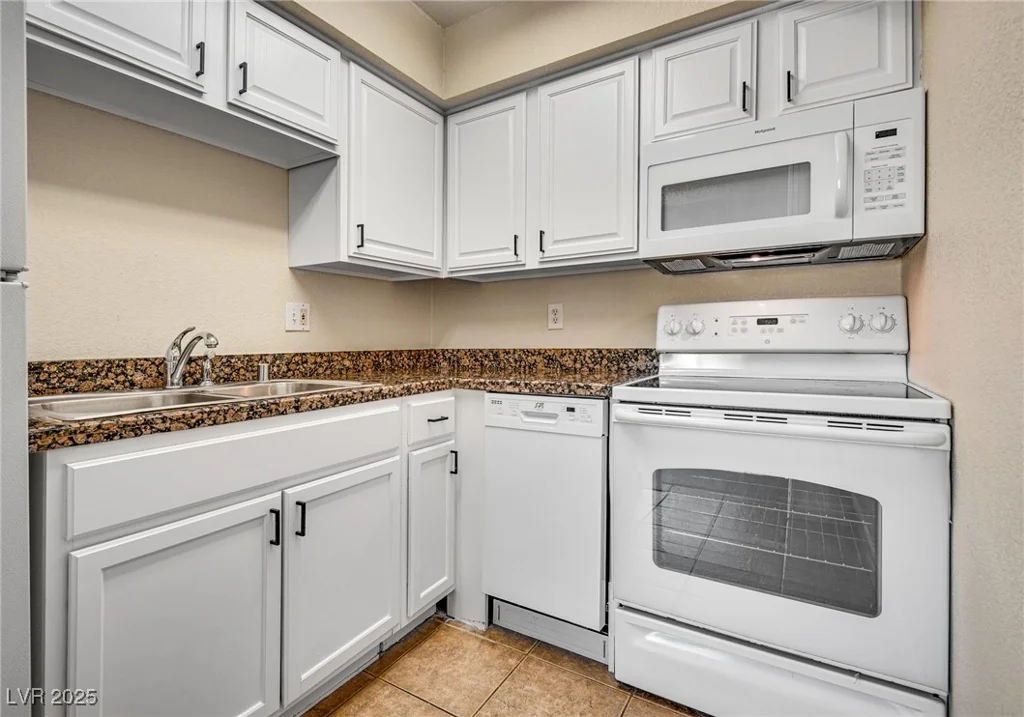 100 Crestline, Las Vegas, NV 89107