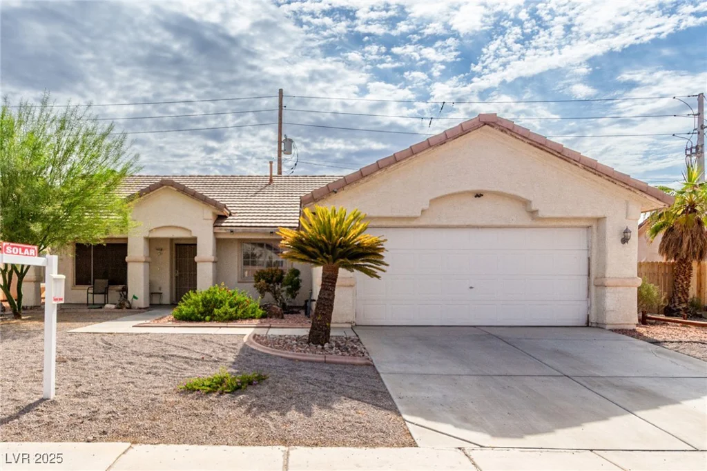 2904 Glen Aulin, Las Vegas, NV 89108