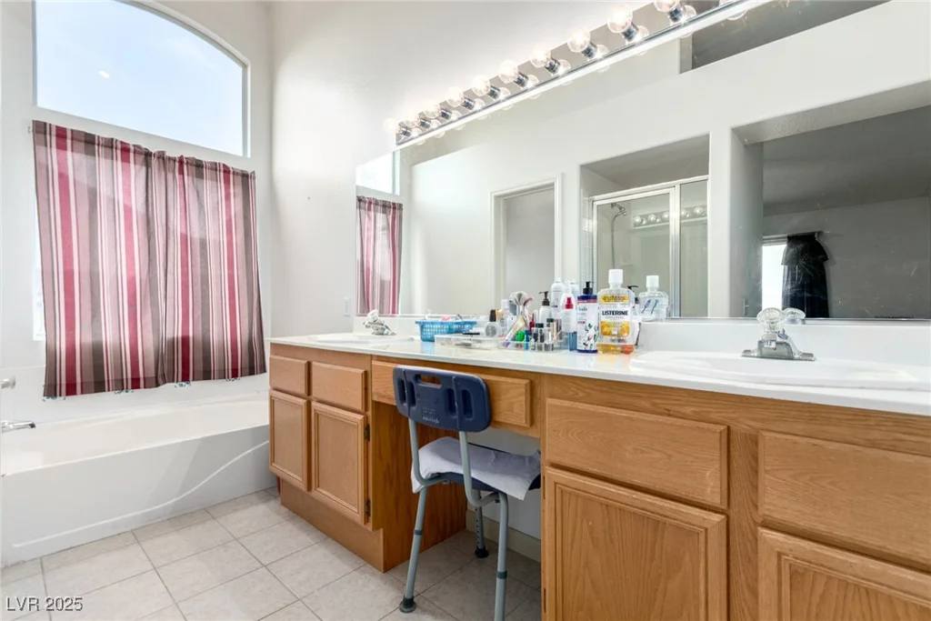 2904 Glen Aulin, Las Vegas, NV 89108
