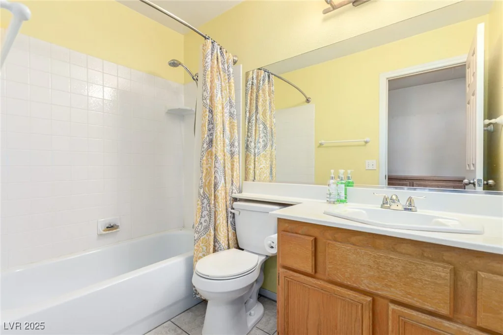 2904 Glen Aulin, Las Vegas, NV 89108