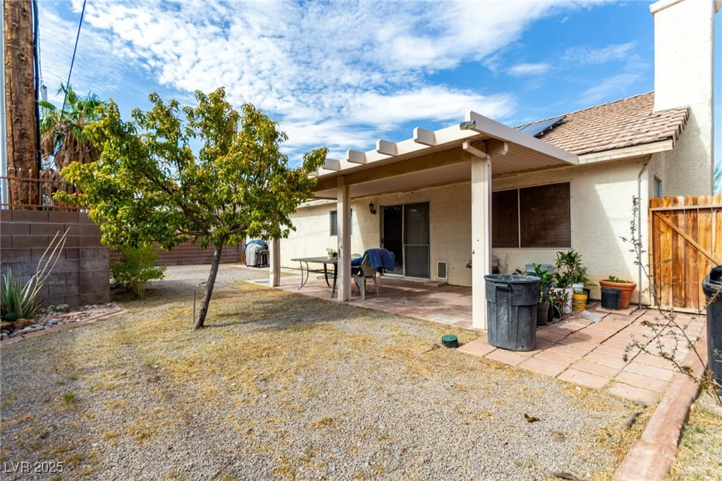 2904 Glen Aulin, Las Vegas, NV 89108