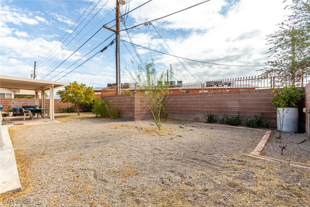 2904 Glen Aulin, Las Vegas, NV 89108