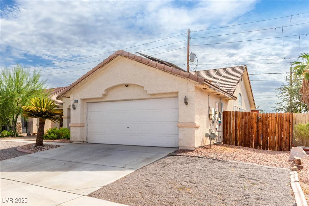 2904 Glen Aulin, Las Vegas, NV 89108