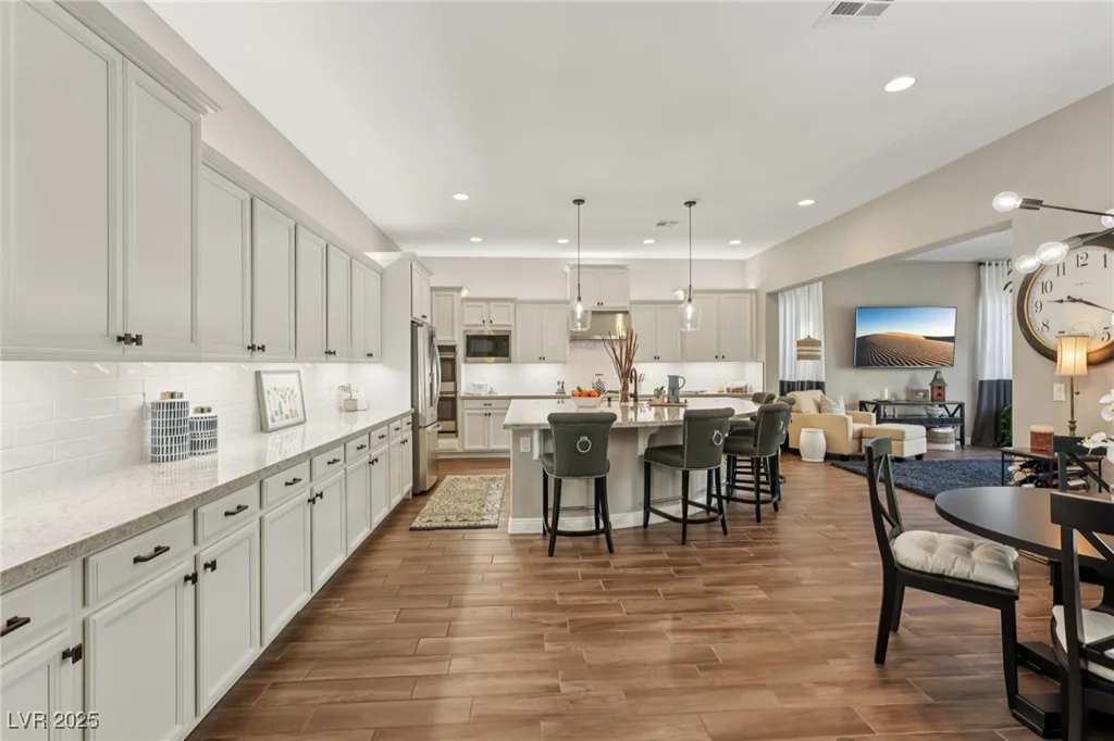 425 Rosina Vista, Las Vegas, NV 89138