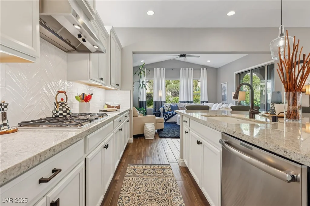 425 Rosina Vista, Las Vegas, NV 89138