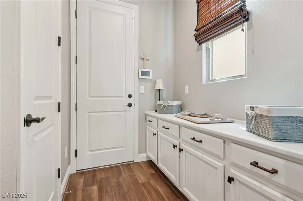 425 Rosina Vista, Las Vegas, NV 89138