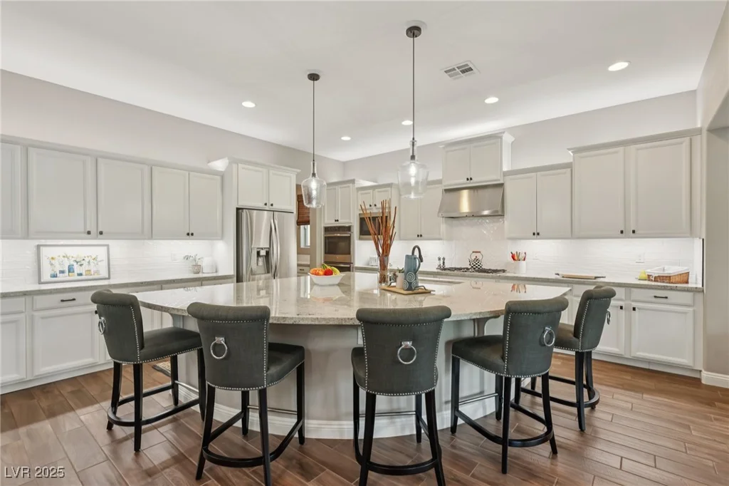 425 Rosina Vista, Las Vegas, NV 89138